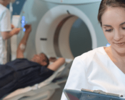 Ventajas y desventajas de tomografia por emisionde positrones